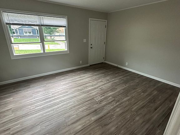 2nd image of 615 Miriam Ave