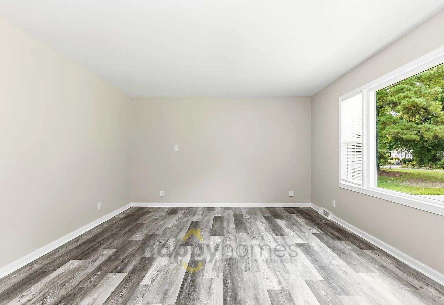 3 Bedroom 2 Bathroom in Monck's Corner — Photo 4
