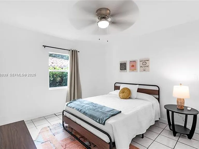 1906 SW 21st St #1906 — Photo 18