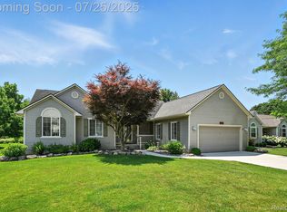 593 Layman Creek Cir, Grand Blanc, MI 48439