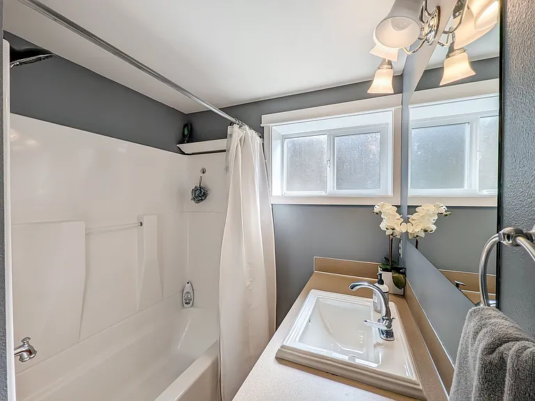 4030 38th Ave SW — Photo 30