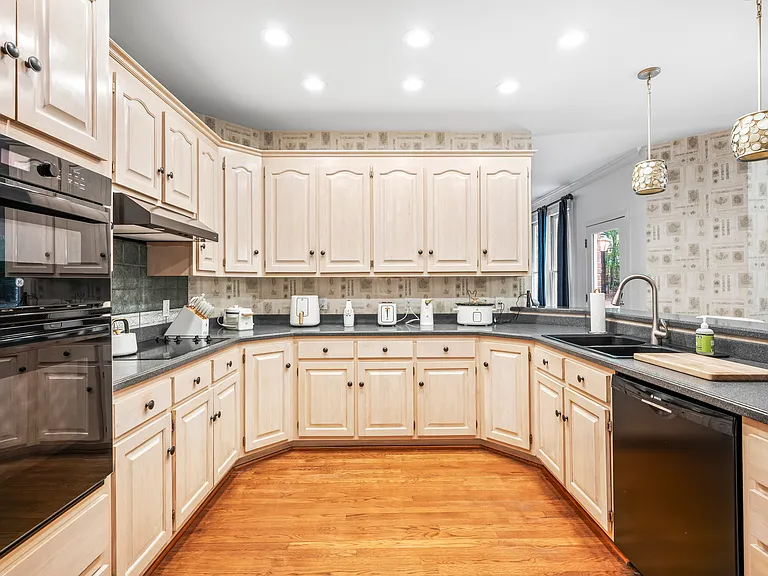 5808 Laurel Rock Ln — Photo 19