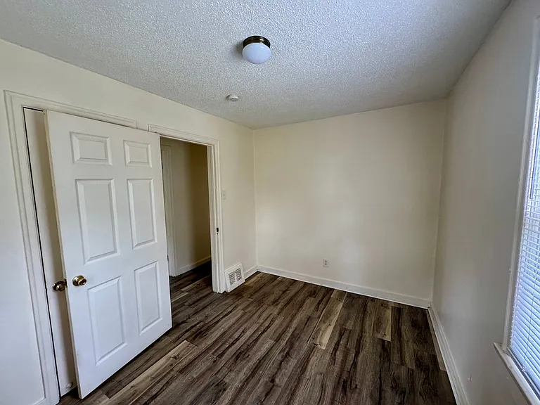 4533 Stivers St — Photo 2