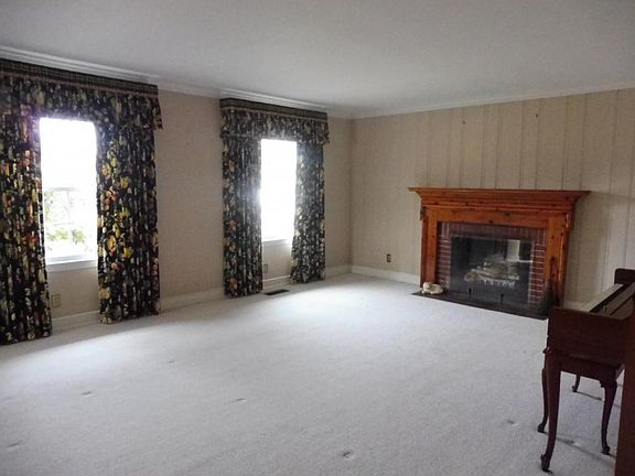 5th image of 2232 Hermitage Dr