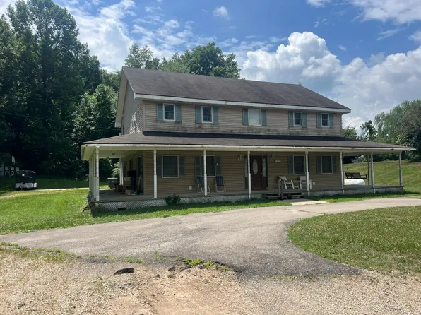 1862 E Elm Valley Rd, Buchanan, MI 49107