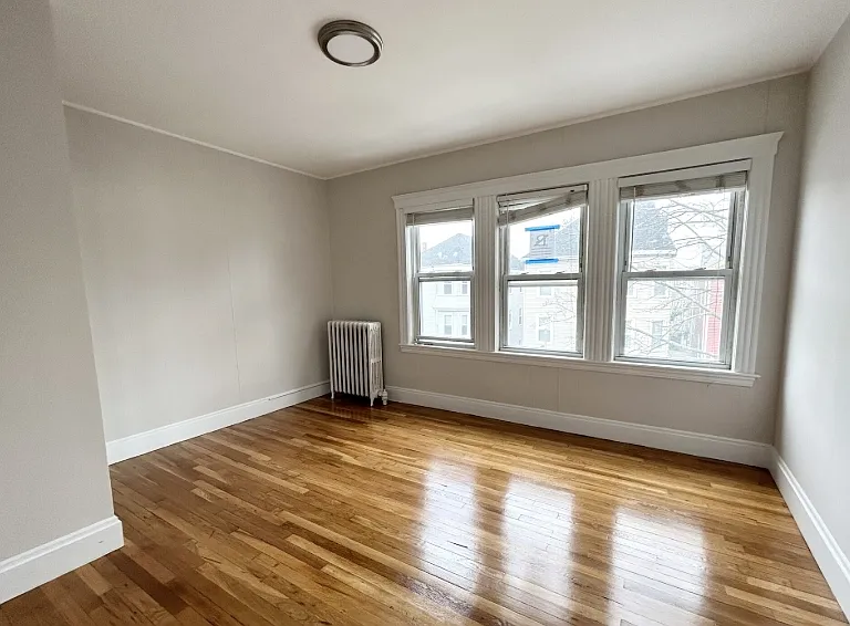 120-122 Hillside St #2 — Photo 4