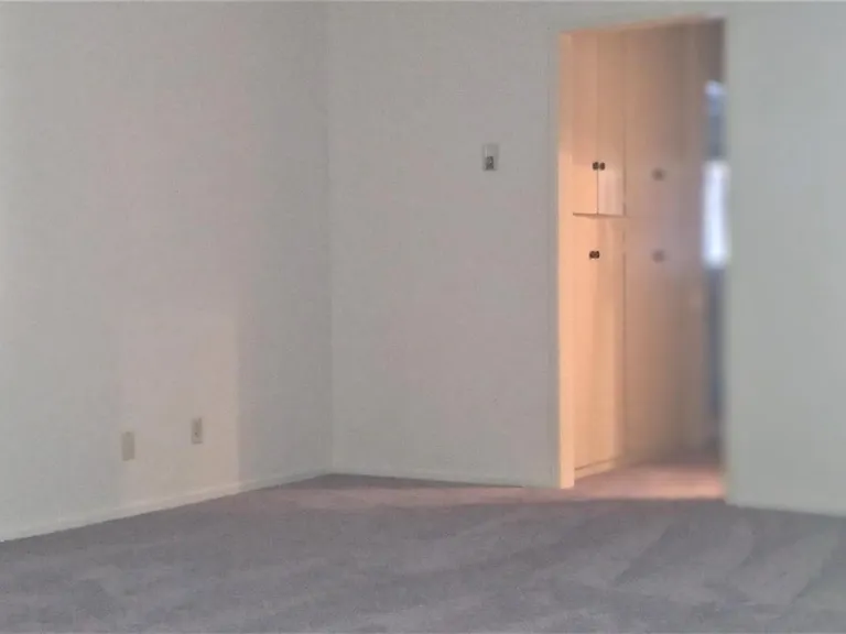 2033 E 3rd St #2D — Photo 16