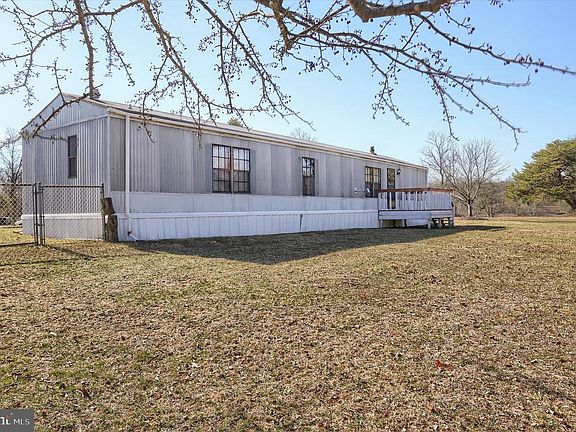 3rd image of 830 N Middleton Rd