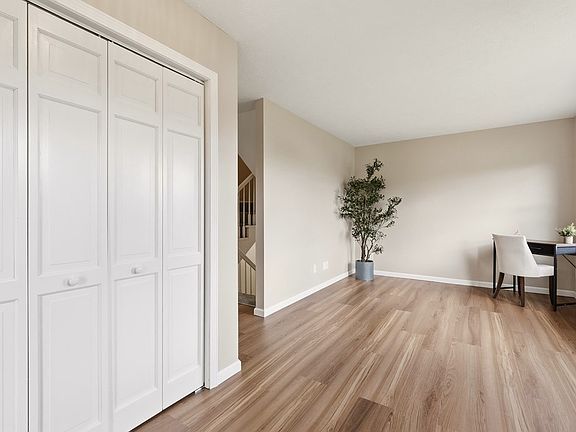 3rd image of 1858 Evline Dr