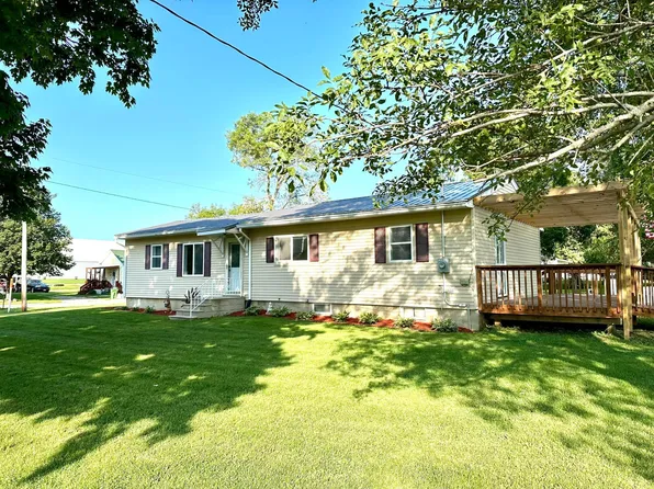 104 Clark St, Lime Springs, IA 52155