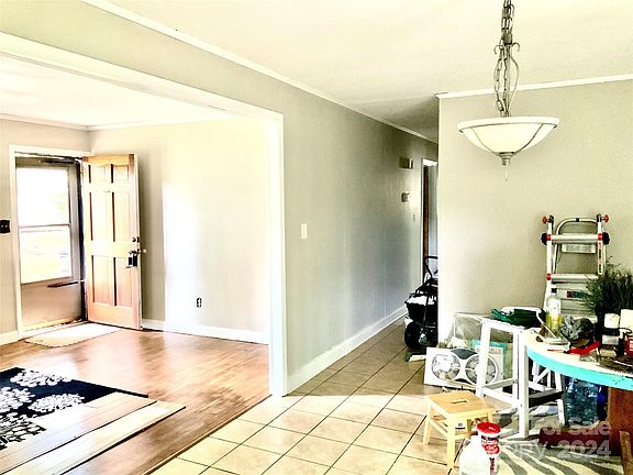 4th image of 3227 Brandywine Dr