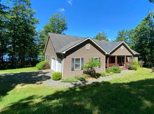 817 Twin Lakes Rd, Shohola, PA 18458
