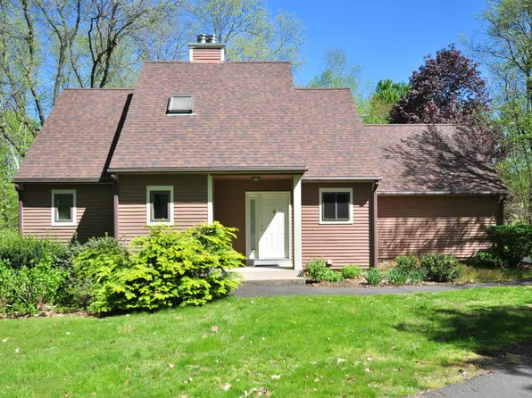 4 White Water Turn #4, Simsbury, CT 06081