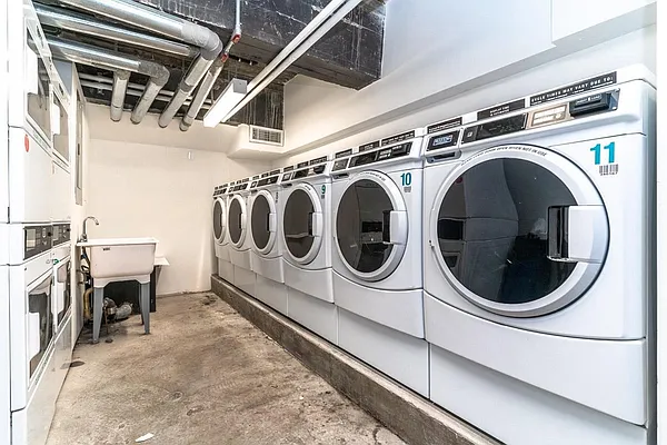 Rented by MySpaceNYC | media 6