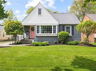 464 Parkside Dr, Bay Village, OH