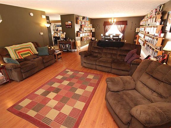 3rd image of 8018 Lawrence Woods Blvd