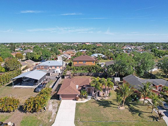3rd image of 571 SW Baoy Avenue