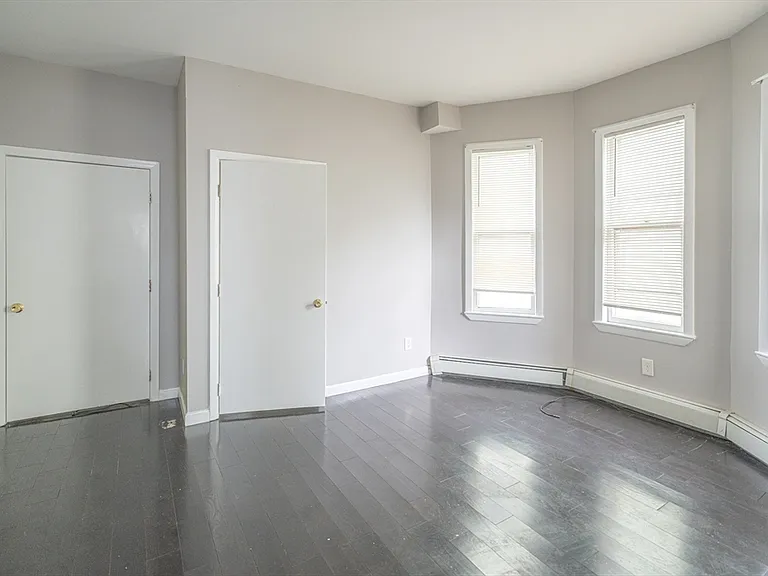 421 Ferry St #1 — Photo 10