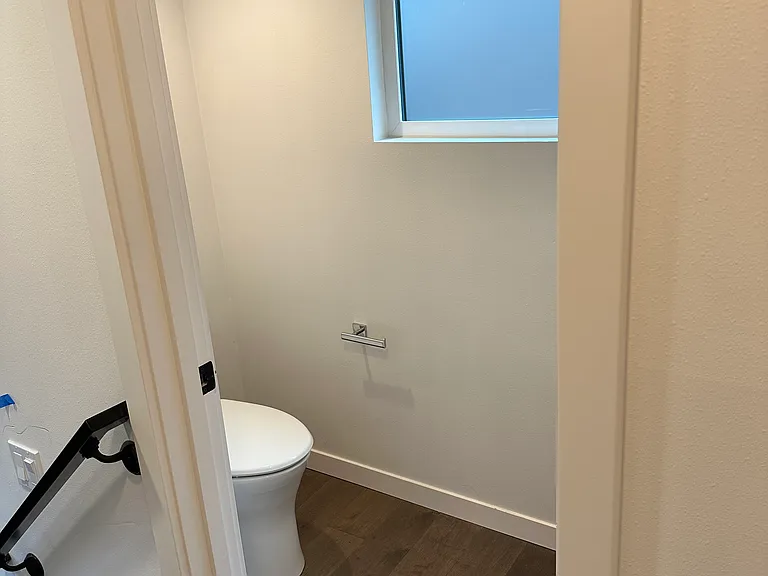 Bath of kitchen.