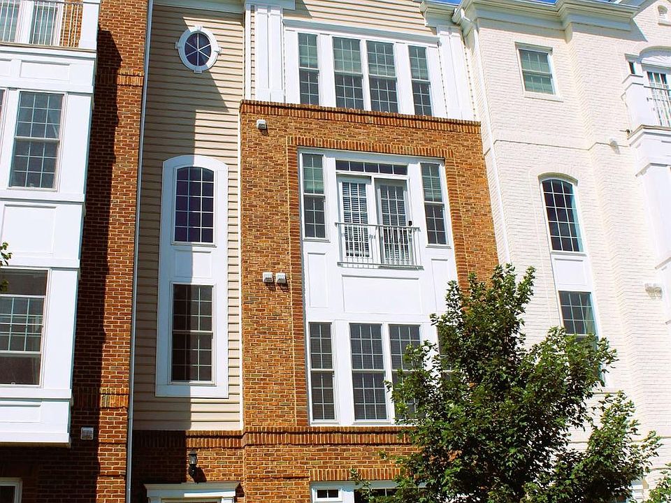 1st image of 2332 Brookmoor Ln