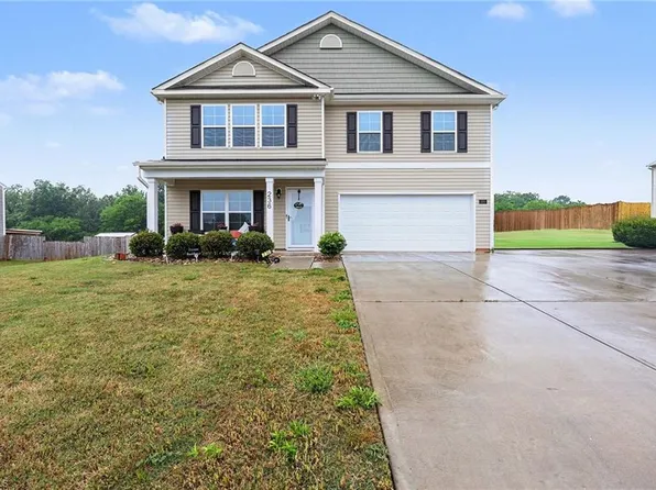 236 Ashfield Ln, Lexington, NC 27292