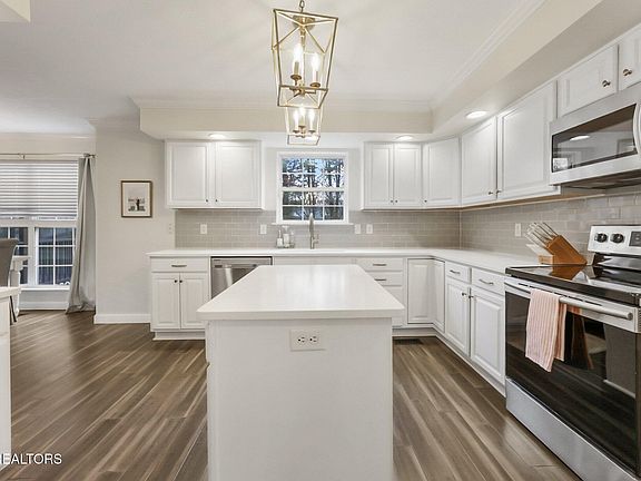 5th image of 1319 Pershing Hill Ln