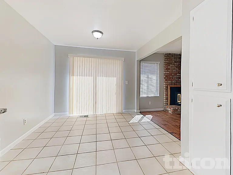 1921 Teresa Ln — Photo 7