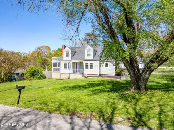 542 Henderson St, Maryville, TN 37804