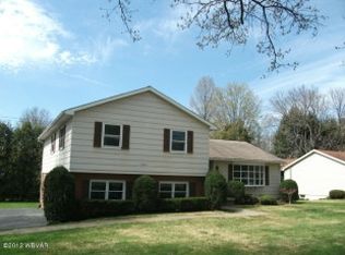 1041 Country Club Dr, Williamsport, PA 17701