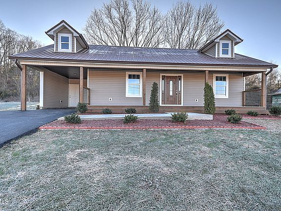 2nd image of 104 Powell St