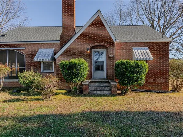 1208 Tucker St, Burlington, NC 27215