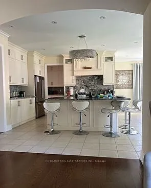 108 Sharpe Cres #MAIN UPPER