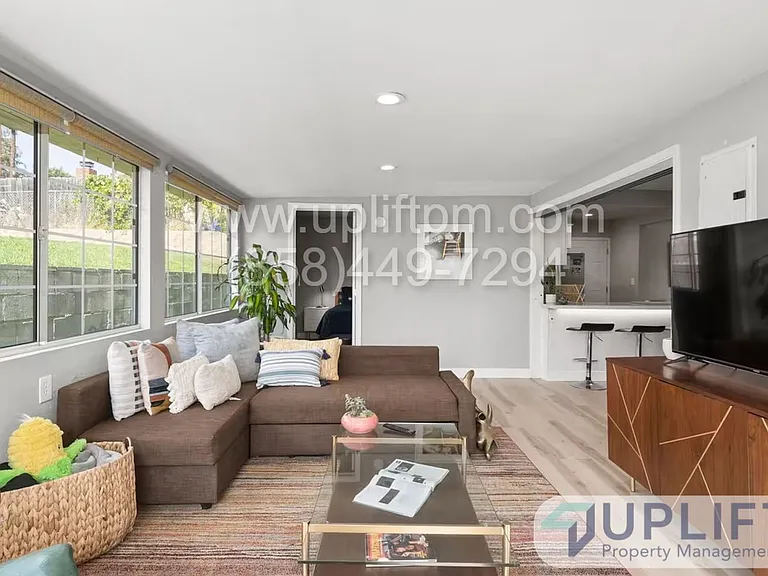 5520 Olvera Ave — Photo 11