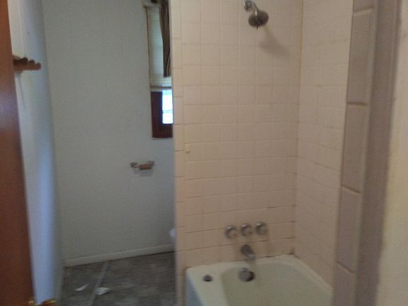 2nd image of 1541 Broad St #2
