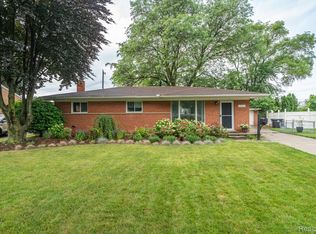 13961 Lyons St, Livonia, MI 48154