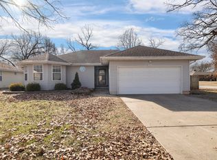 204 W Fox Terrace Cir, Nixa, MO 65714