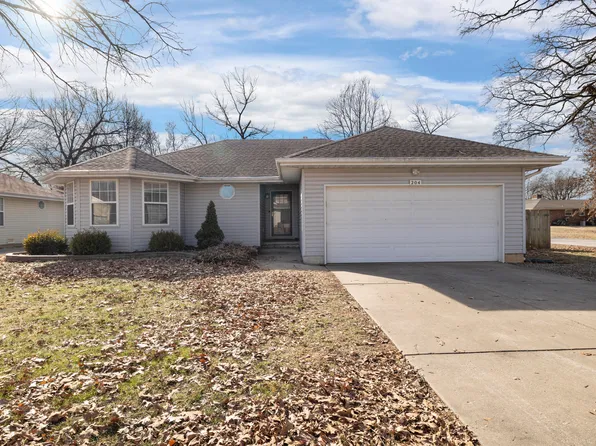 204 Fox Terrace Circle, Nixa, MO 65714