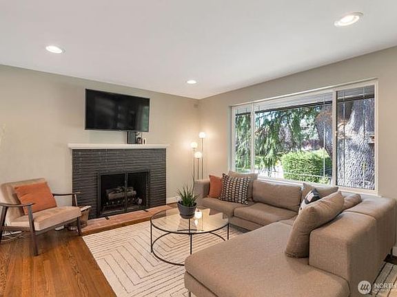 5th image of 3802 NE 90th St