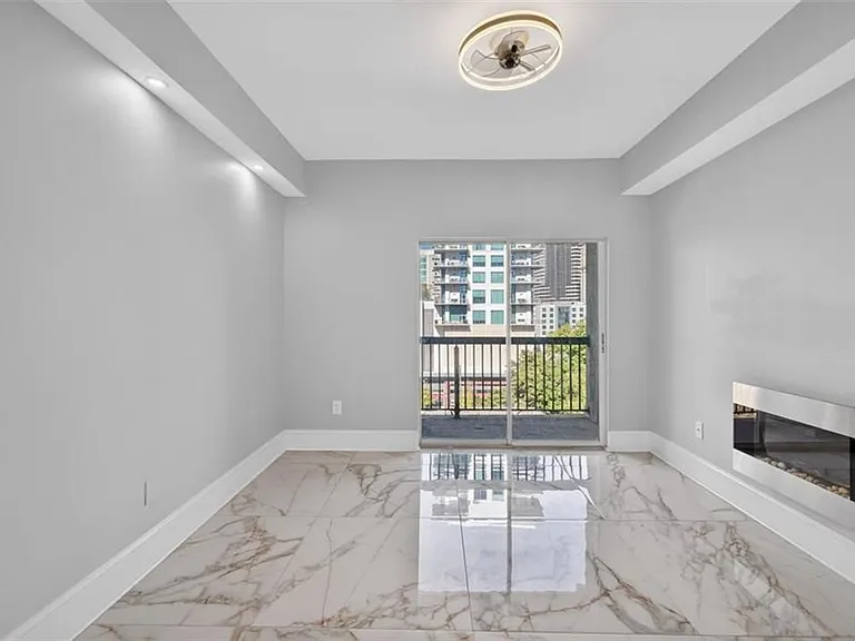 1075 Peachtree Walk NE #A512 — Photo 15