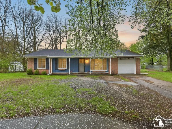 3609 Middlebury Ct, Lambertville, MI 48144