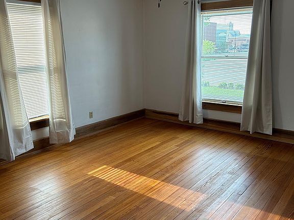 2nd image of 224-226 W Front St #224