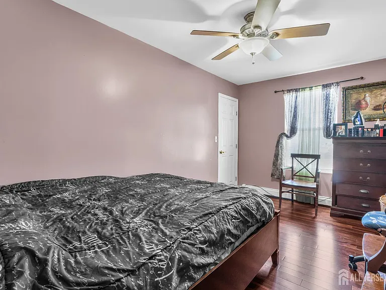 12 Jacobson St — Photo 11