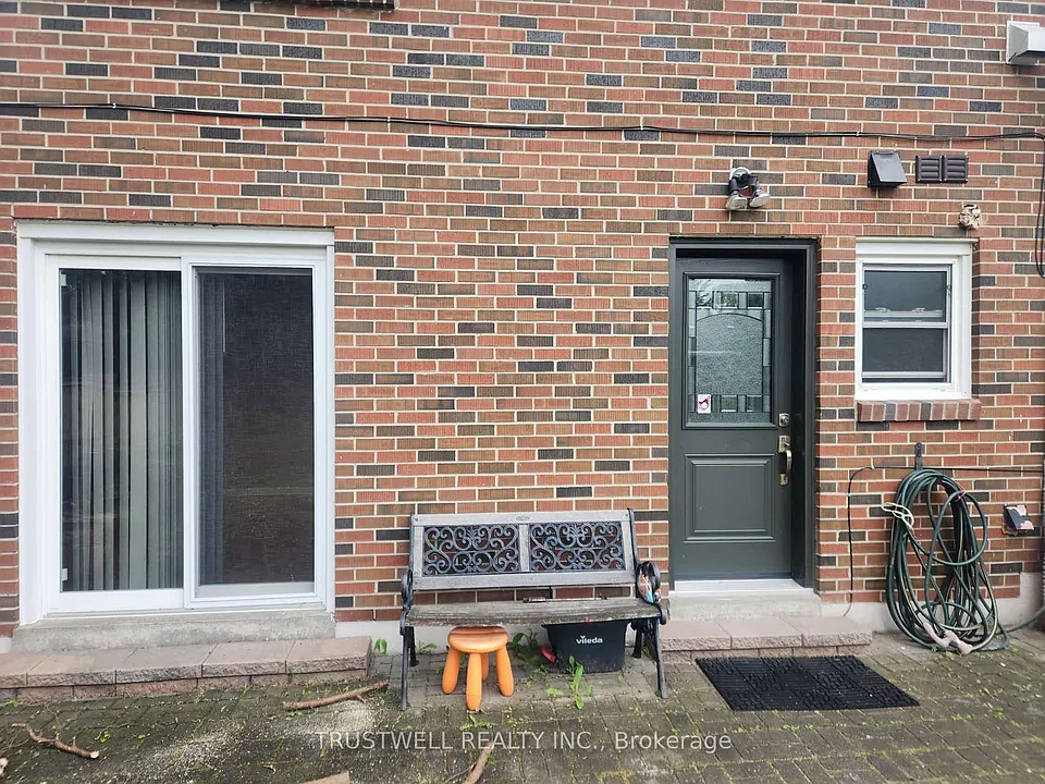 38 Rosscowan Cres #MAIN