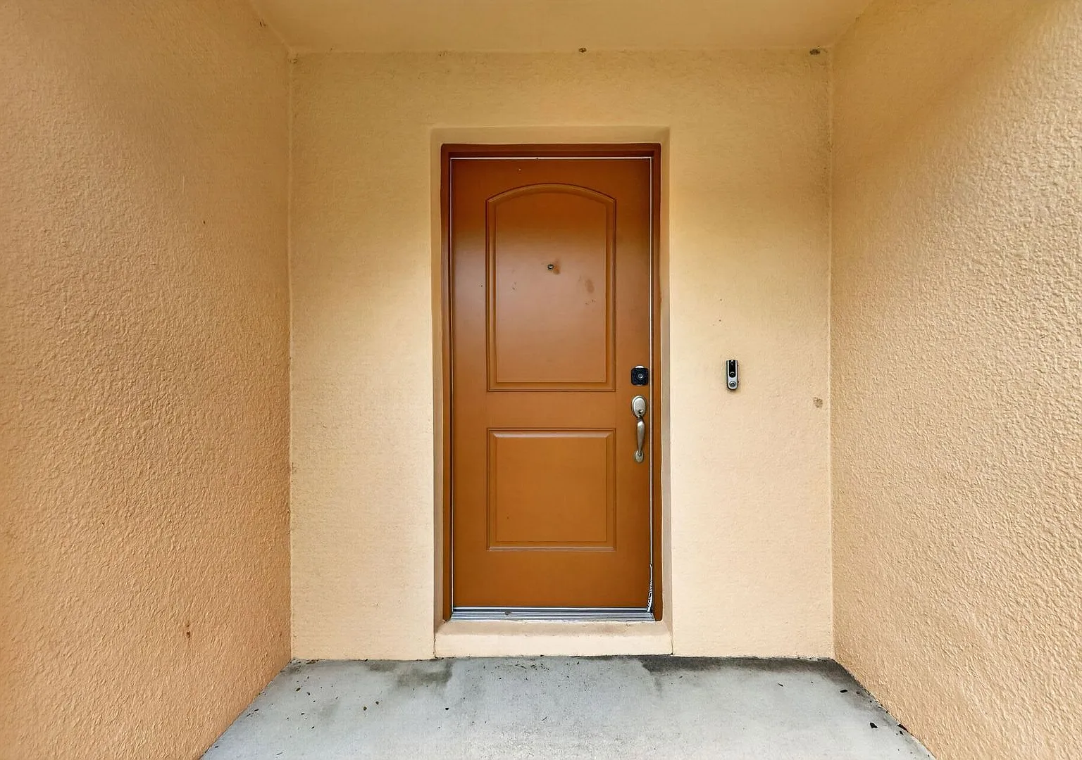 Two-Story 3BR/2.5BA Townhome in Tavares — Photo 3