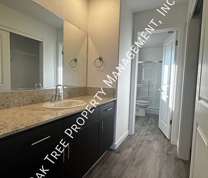 251 N Minnewawa Ave #B — Photo 14