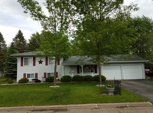 1104 Menasha St, New London, WI 54961