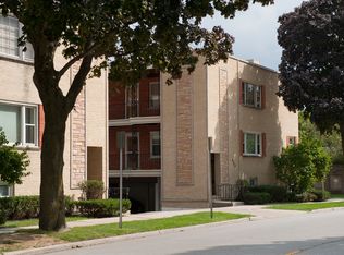 405 Lathrop Ave APT 1D, River Forest, IL 60305