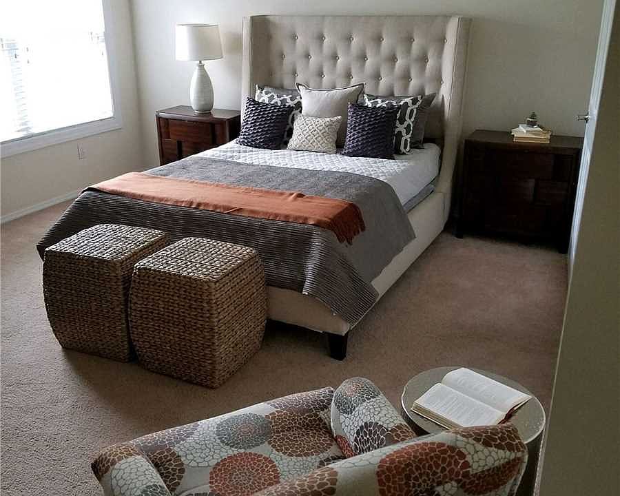 2nd image of 24 Pineview Ln #18