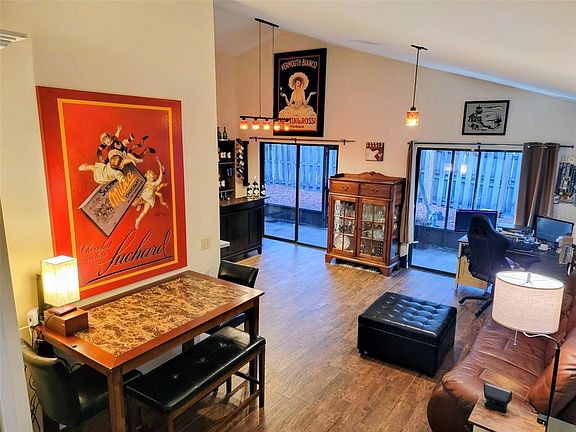 5th image of 1876 Springbush Ln