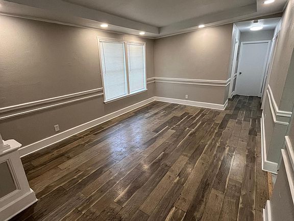 3rd image of 142 Ashford Dr
